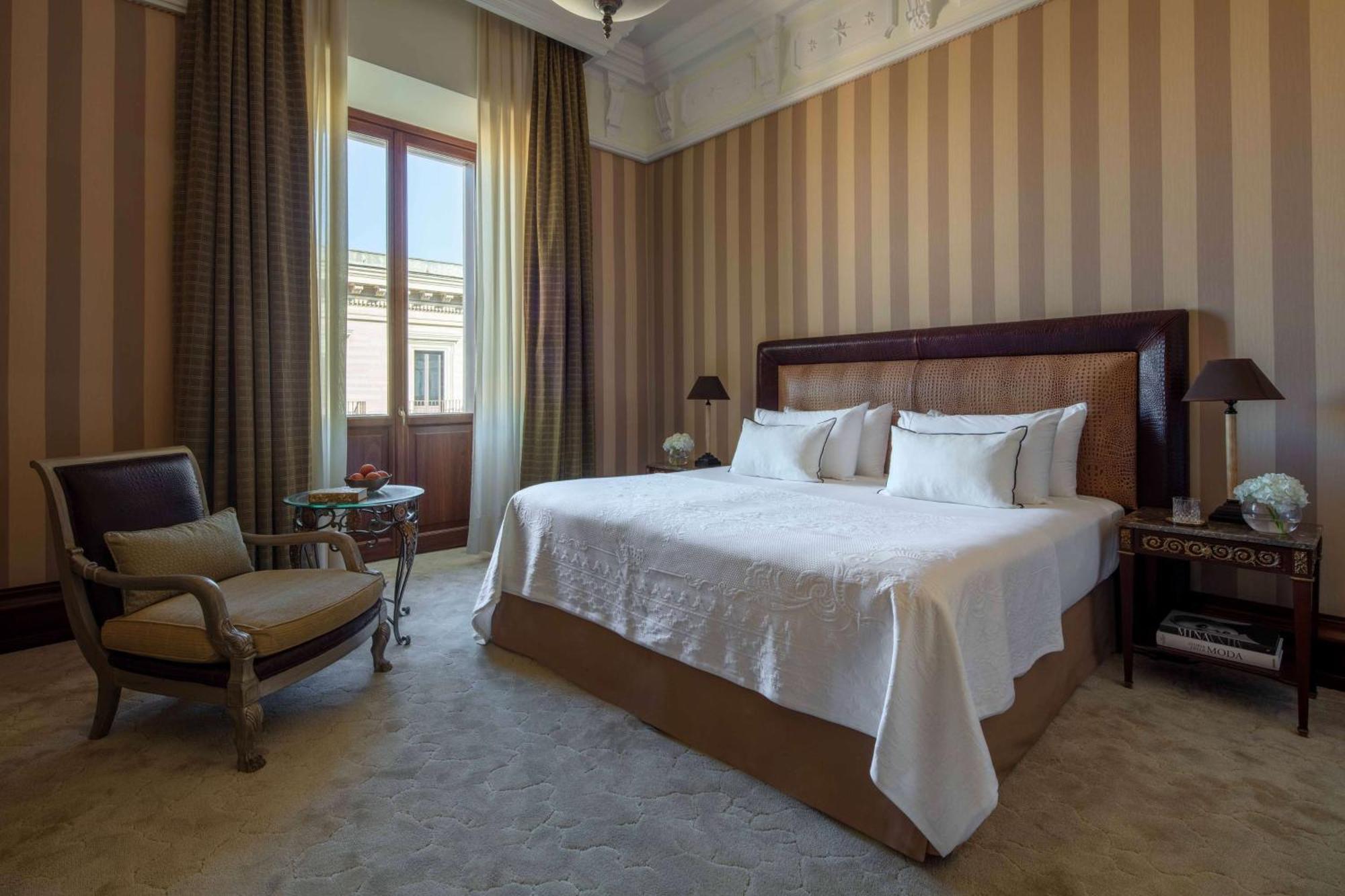 Anantara Palazzo Naiadi Hotel