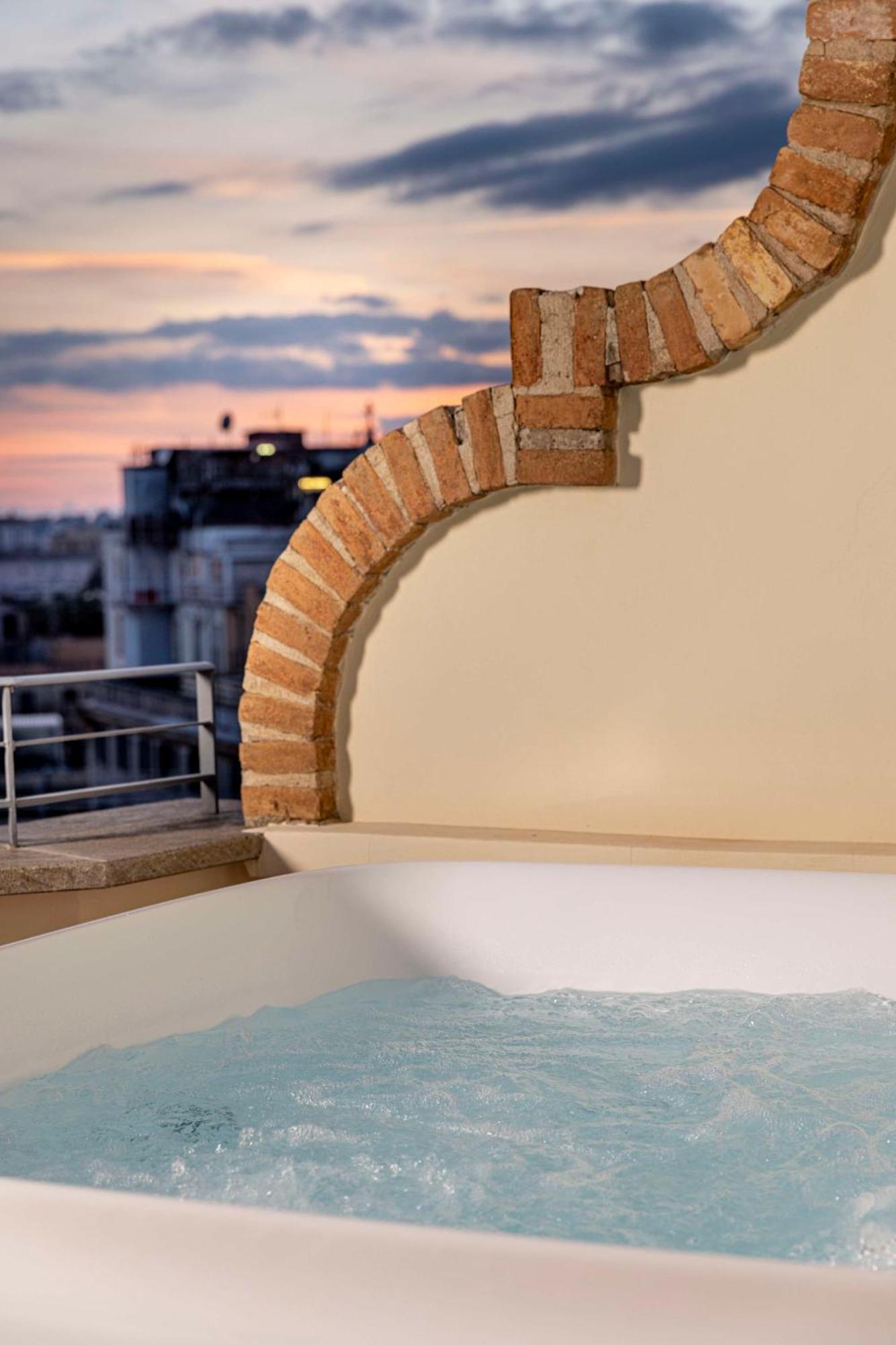 Anantara Palazzo Naiadi Hotel